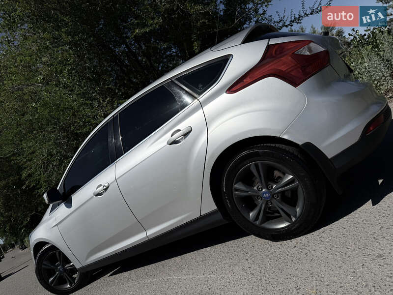 Хэтчбек Ford Focus 2012 в Днепре