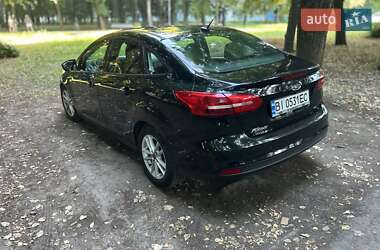 Седан Ford Focus 2015 в 