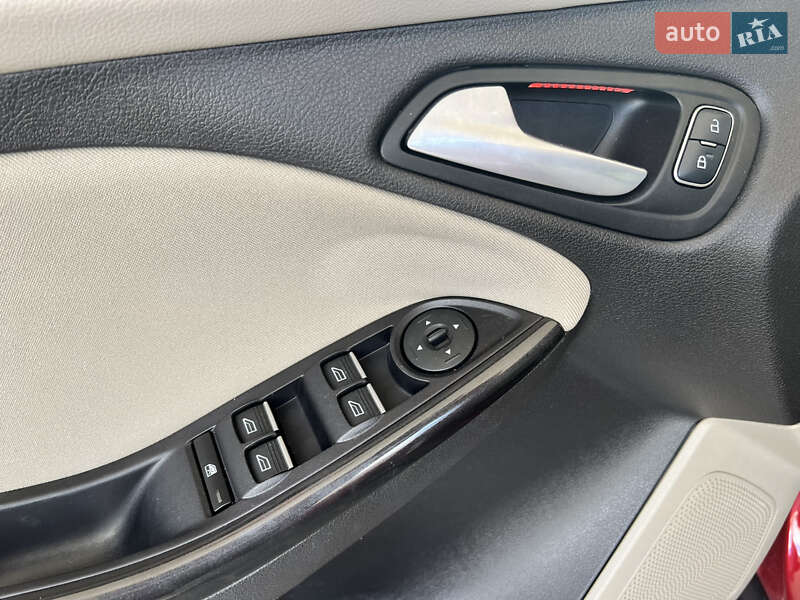 Хэтчбек Ford Focus 2015 в Николаеве