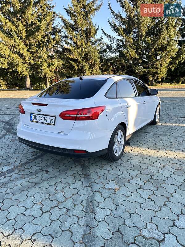 Седан Ford Focus 2015 в Ровно