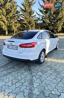 Седан Ford Focus 2015 в 