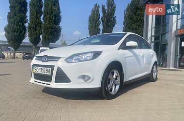 Хэтчбек Ford Focus 2012 в 