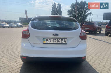 Хэтчбек Ford Focus 2012 в 