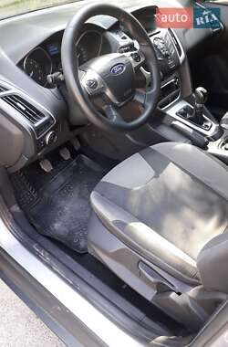 Хэтчбек Ford Focus 2013 в 