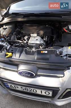 Хэтчбек Ford Focus 2013 в 