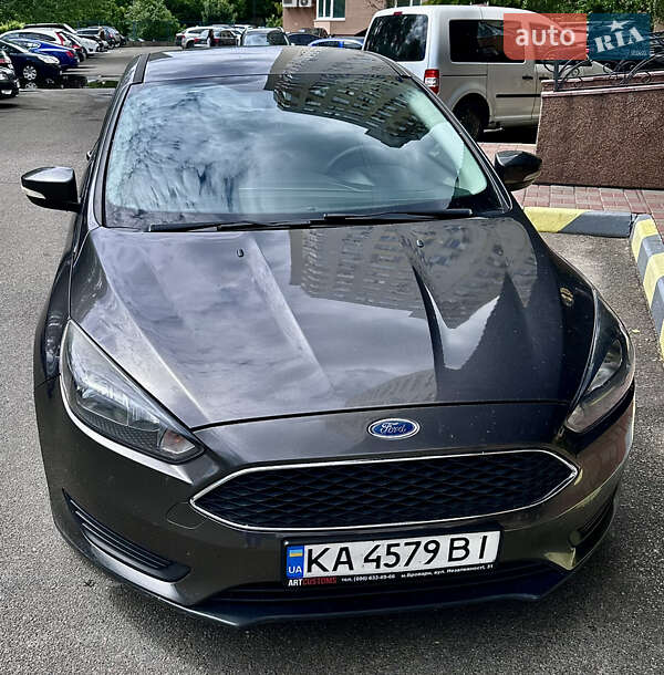 Седан Ford Focus 2015 в 