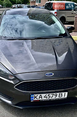 Седан Ford Focus 2015 в 