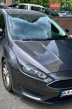 Седан Ford Focus 2015 в 