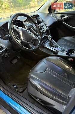 Хэтчбек Ford Focus 2013 в 