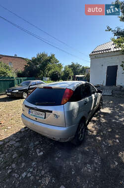 Хэтчбек Ford Focus 2003 в 