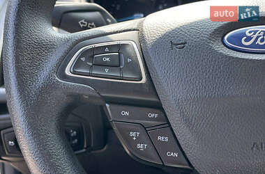 Седан Ford Focus 2015 в 