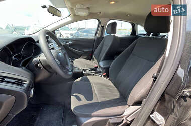 Седан Ford Focus 2015 в 