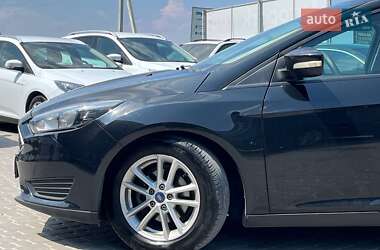 Седан Ford Focus 2015 в 
