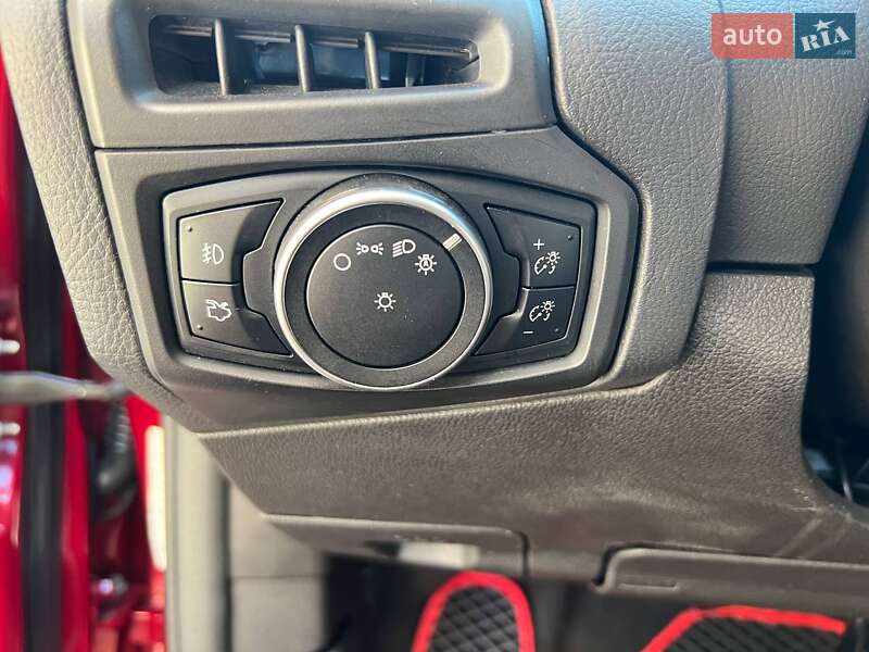 Седан Ford Focus 2015 в Киеве