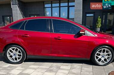 Седан Ford Focus 2015 в 