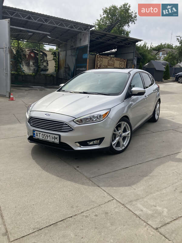 Хэтчбек Ford Focus 2015 в Новоселице