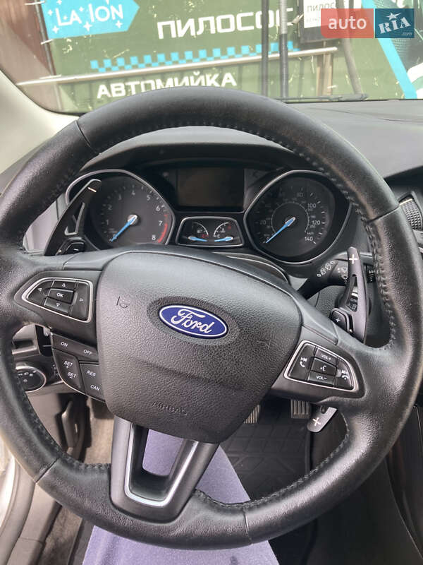 Хэтчбек Ford Focus 2015 в Новоселице