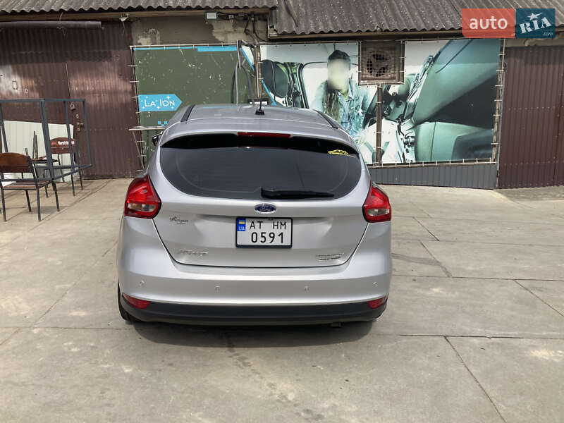 Хэтчбек Ford Focus 2015 в Новоселице