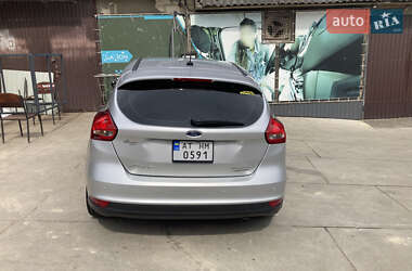 Хэтчбек Ford Focus 2015 в 