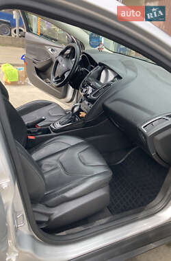 Хэтчбек Ford Focus 2015 в 