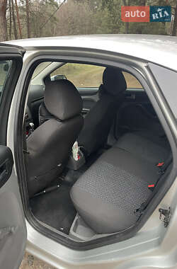 Хэтчбек Ford Focus 2009 в 