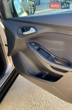 Седан Ford Focus 2017 в 