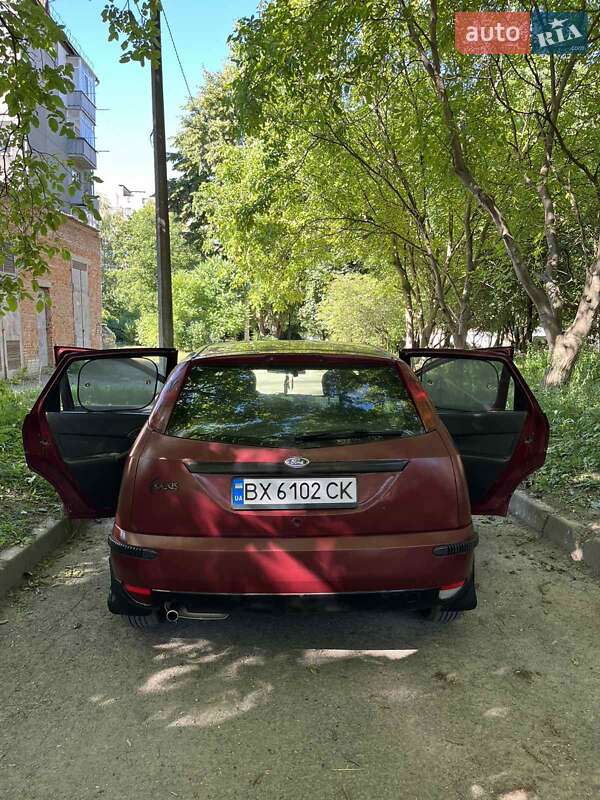 Хэтчбек Ford Focus 2001 в Хмельницком