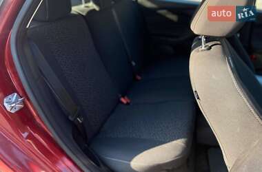 Хэтчбек Ford Focus 2012 в 