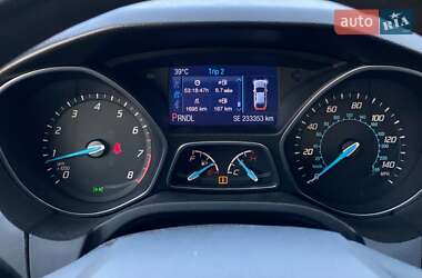 Хэтчбек Ford Focus 2012 в 