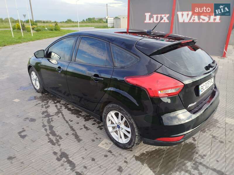 Хэтчбек Ford Focus 2016 в Буске