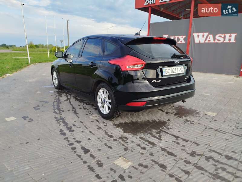 Хэтчбек Ford Focus 2016 в Буске