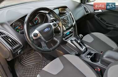 Хетчбек Ford Focus 2013 в 