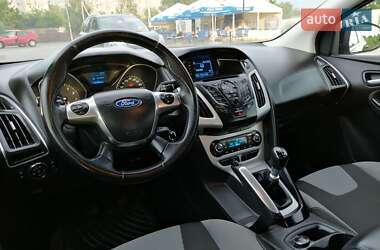 Хетчбек Ford Focus 2013 в 