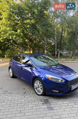 Хэтчбек Ford Focus 2015 в 