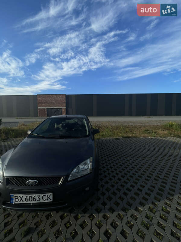 Хэтчбек Ford Focus 2004 в 