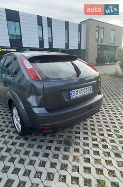 Хэтчбек Ford Focus 2004 в 