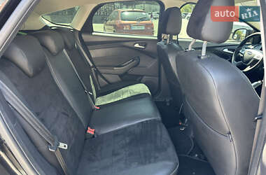 Хетчбек Ford Focus 2013 в 