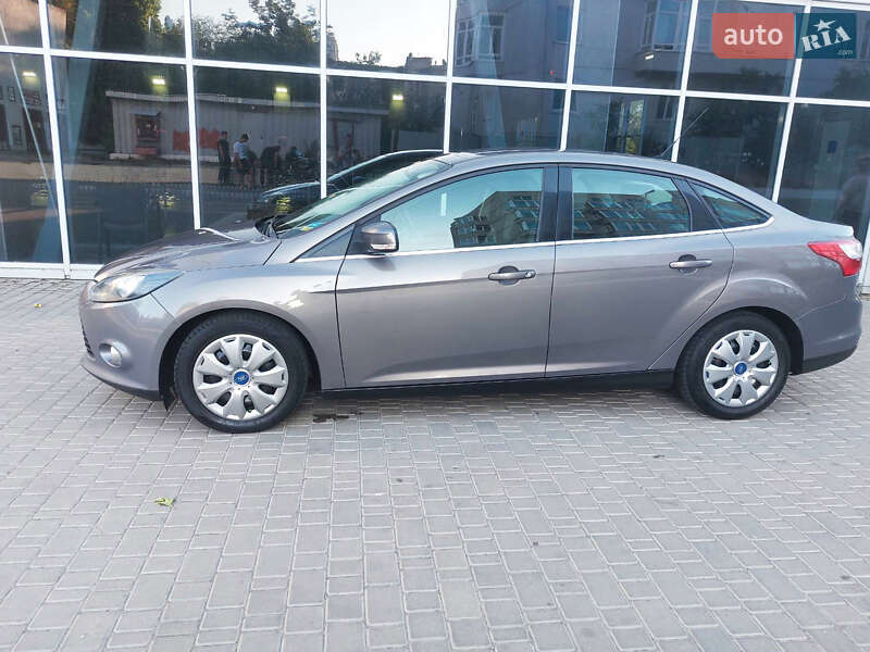Седан Ford Focus 2013 в 