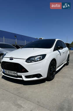 Хэтчбек Ford Focus 2014 в Запорожье