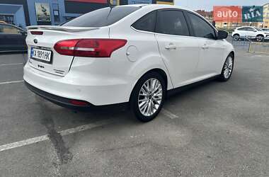 Седан Ford Focus 2016 в 