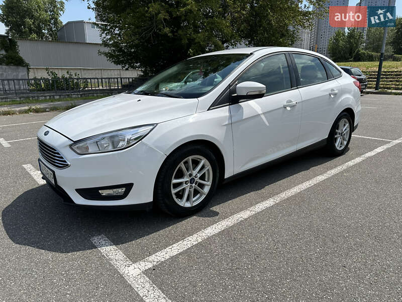 Седан Ford Focus 2016 в 