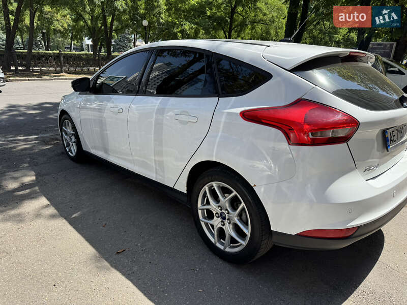 Хетчбек Ford Focus 2015 в Дніпрі