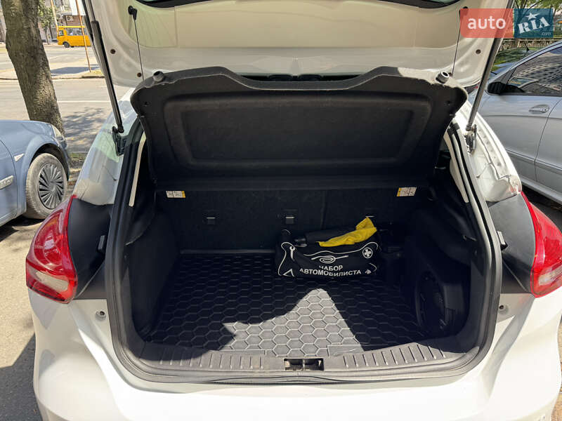 Хетчбек Ford Focus 2015 в Дніпрі
