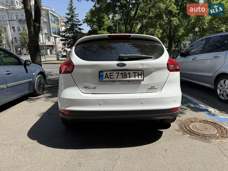 Хетчбек Ford Focus 2015 в Дніпрі
