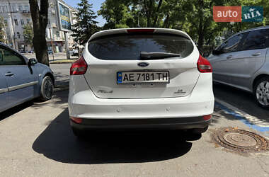 Хетчбек Ford Focus 2015 в 