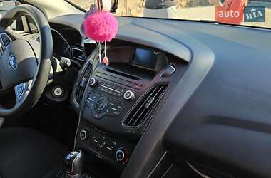 Хэтчбек Ford Focus 2016 в 