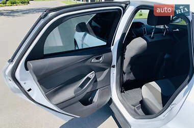 Хэтчбек Ford Focus 2013 в 
