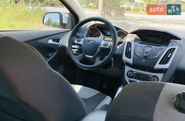 Хэтчбек Ford Focus 2013 в 