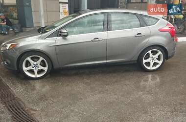 Хэтчбек Ford Focus 2012 в 