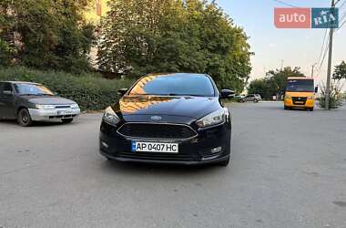 Хэтчбек Ford Focus 2015 в 